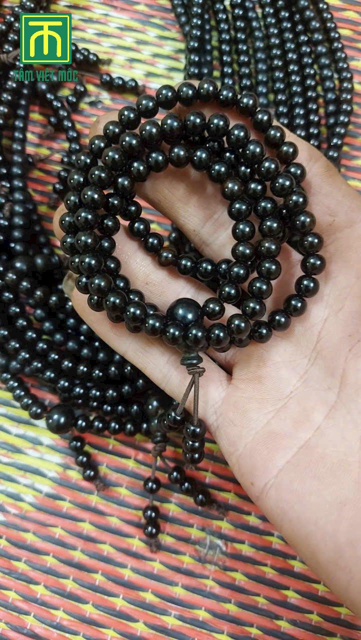 Vòng hạt làm từ gỗ mun