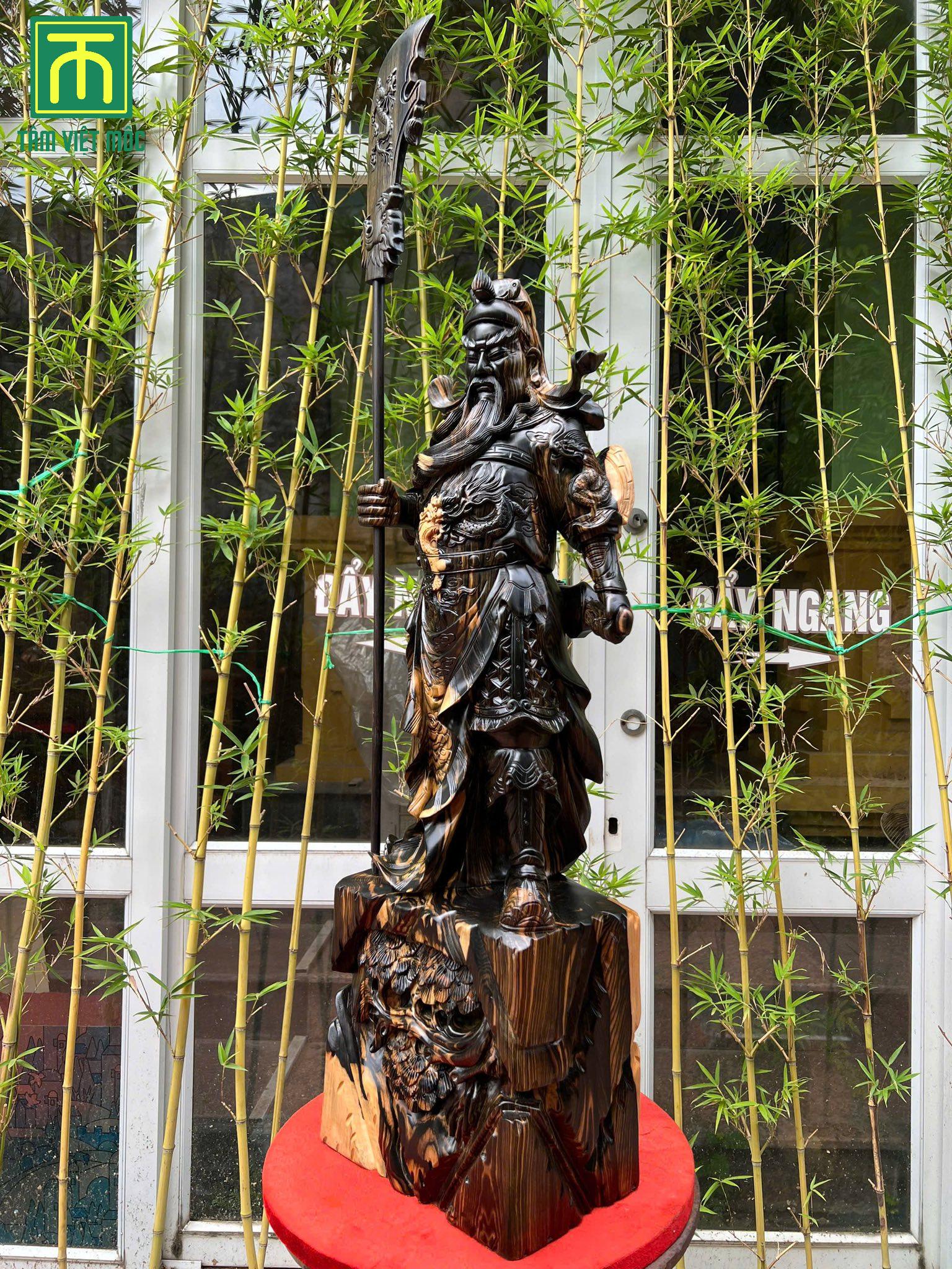 Gỗ mun thật có độ cứng chắc cực cao và không có tom gỗ