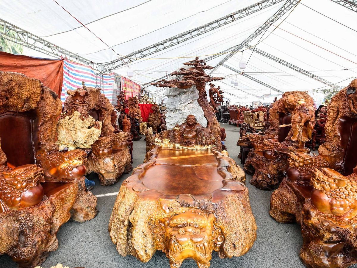 Bộ bàn ghế gỗ nu kháo (Nguồn: Sưu tầm)