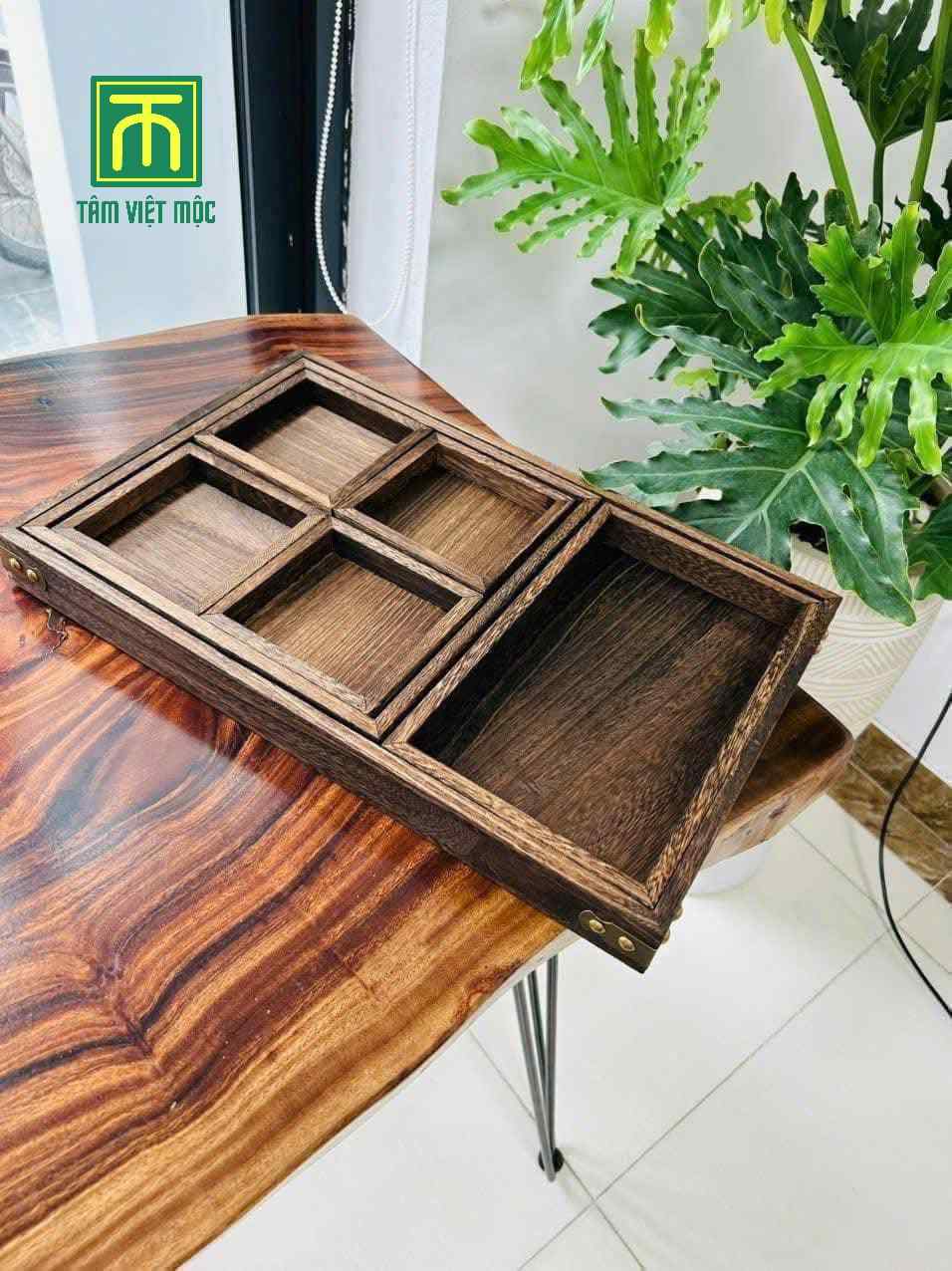 Mẫu khay đựng bánh kẹo bằng gỗ 5 ngăn