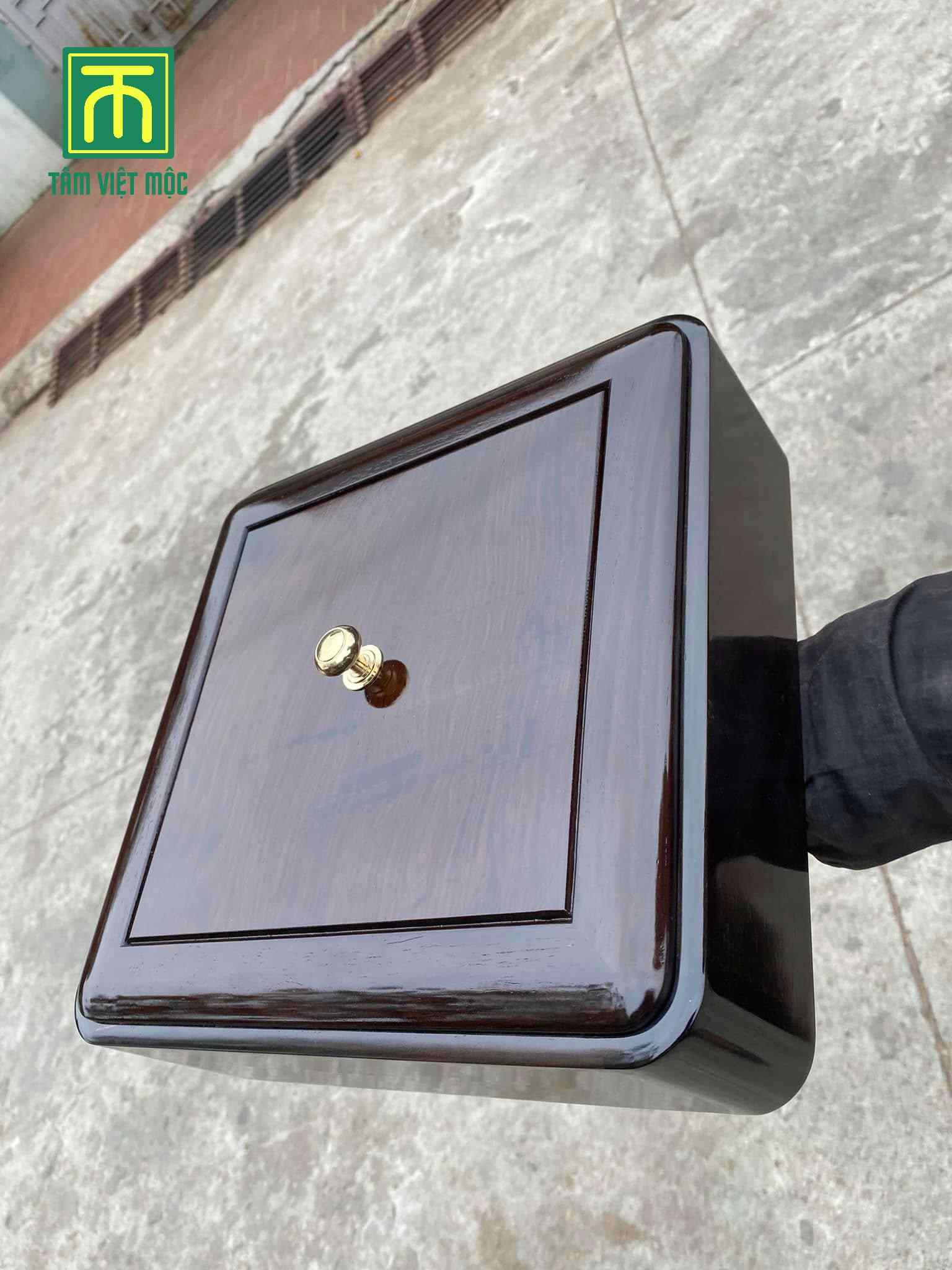 Mẫu khay mứt tết gỗ trắc đen sang trọng, đẳng cấp