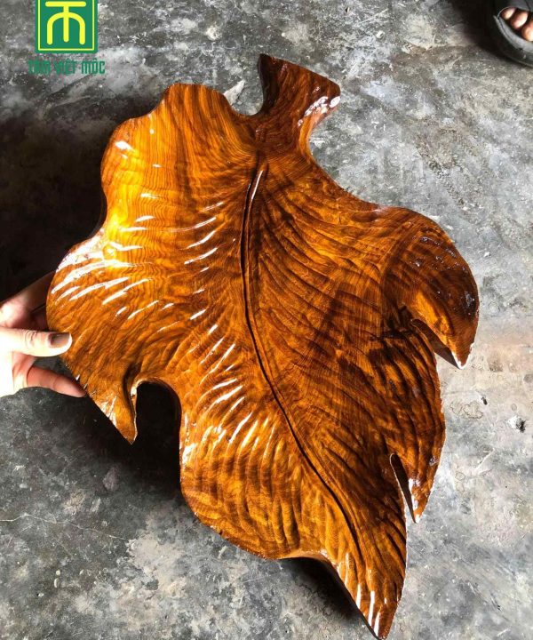 Khay mứt tết gỗ bách xanh hình chiếc lá dài 55 rộng 40 dày 4